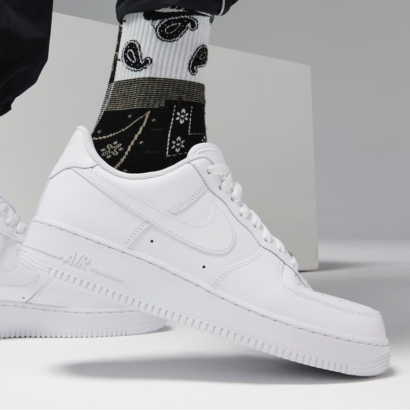 white air force 1 8.5 mens